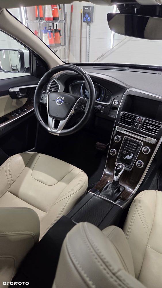 Volvo XC 60 D5 AWD Summum - 3