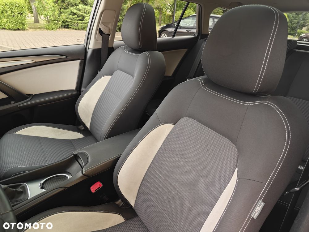Toyota Avensis - 18