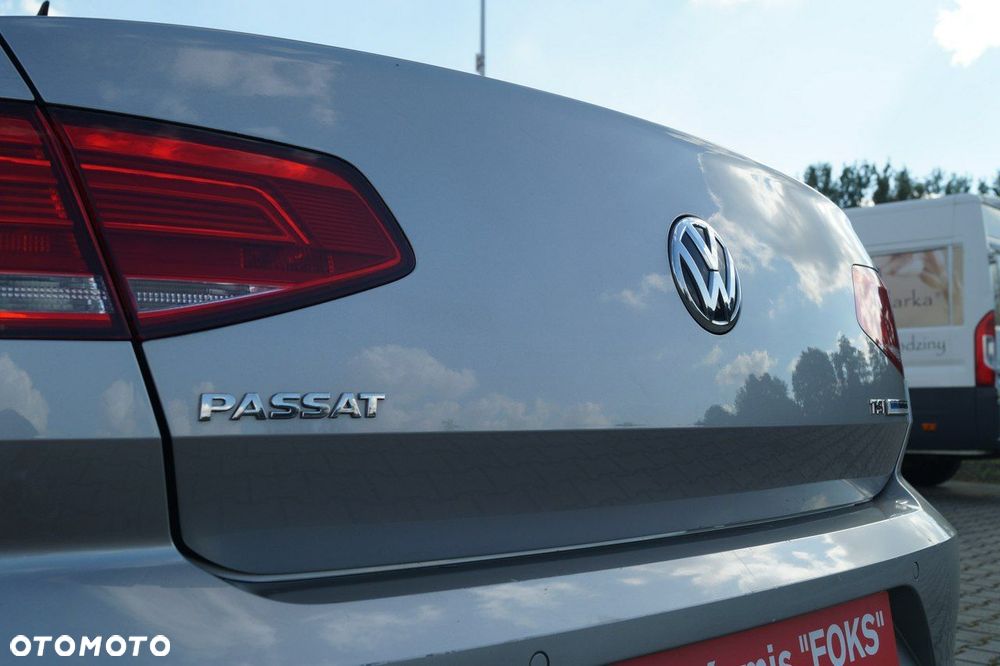 Volkswagen Passat - 13