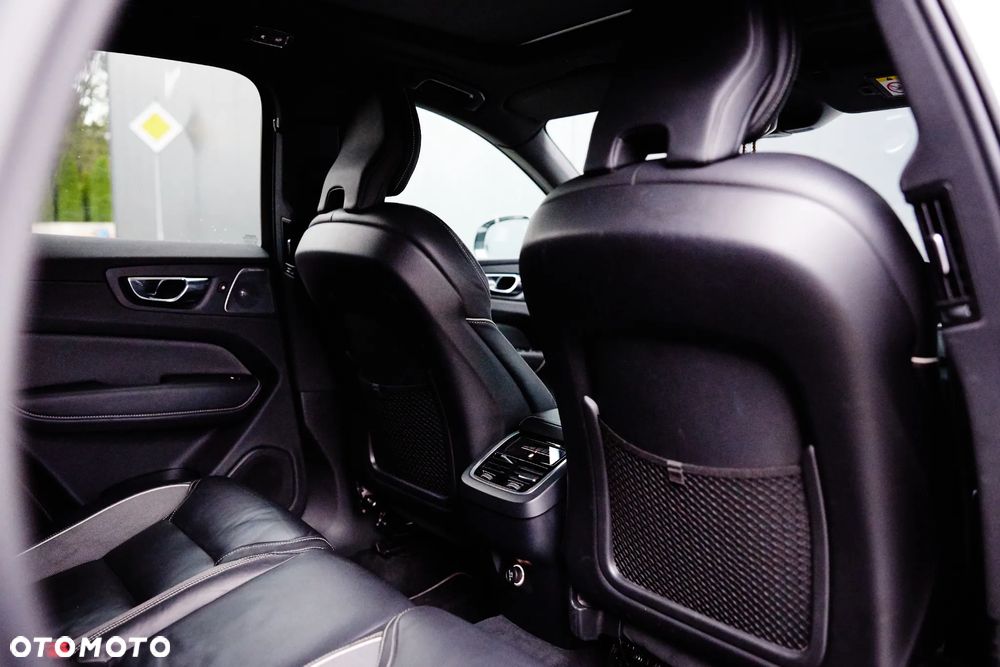 Volvo XC 60 D4 SCR AWD R-Design - 36