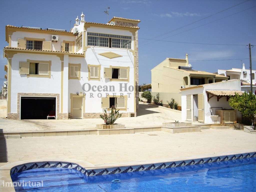 Moradia T-14 Com piscina, ideal para Hostel ou Lar, em Albufeira - Grande imagem: 5/20