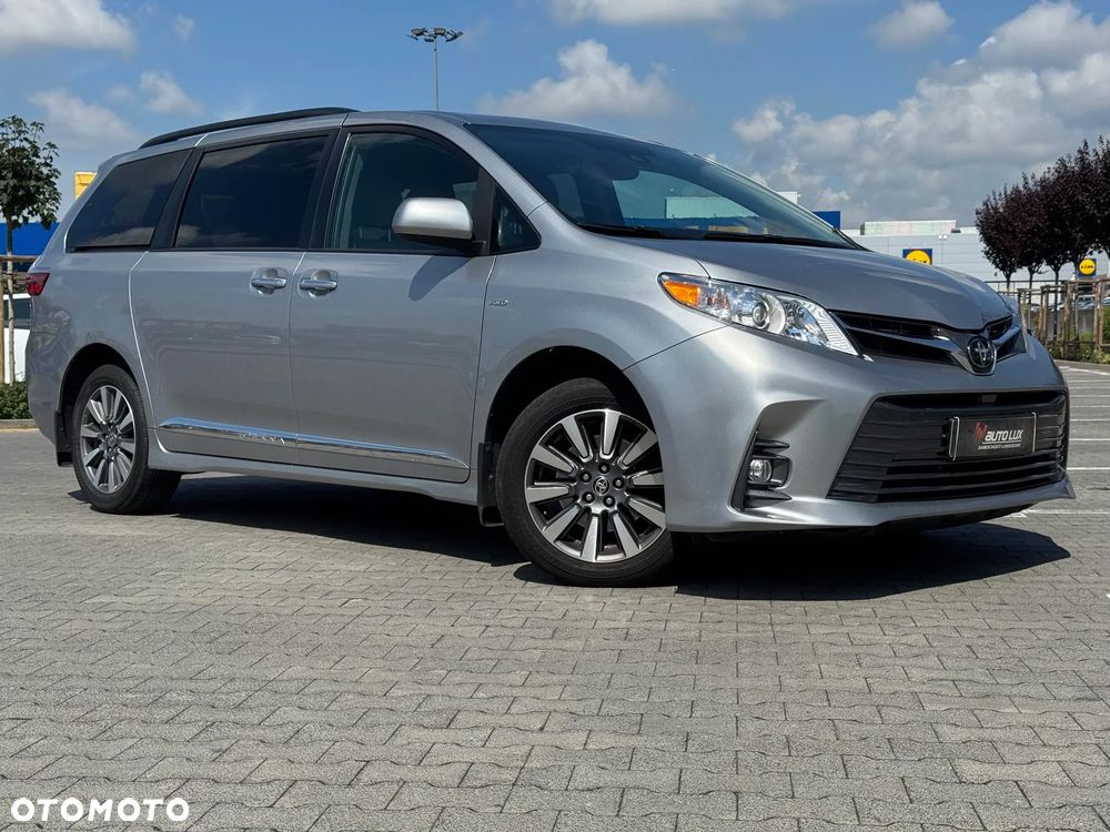 Toyota Sienna 3.5 V6 XLE AWD