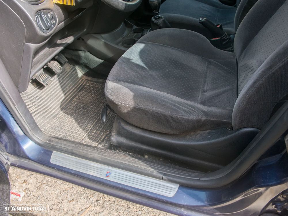 Ford Focus SW 1.8 TDdi Ghia - 21