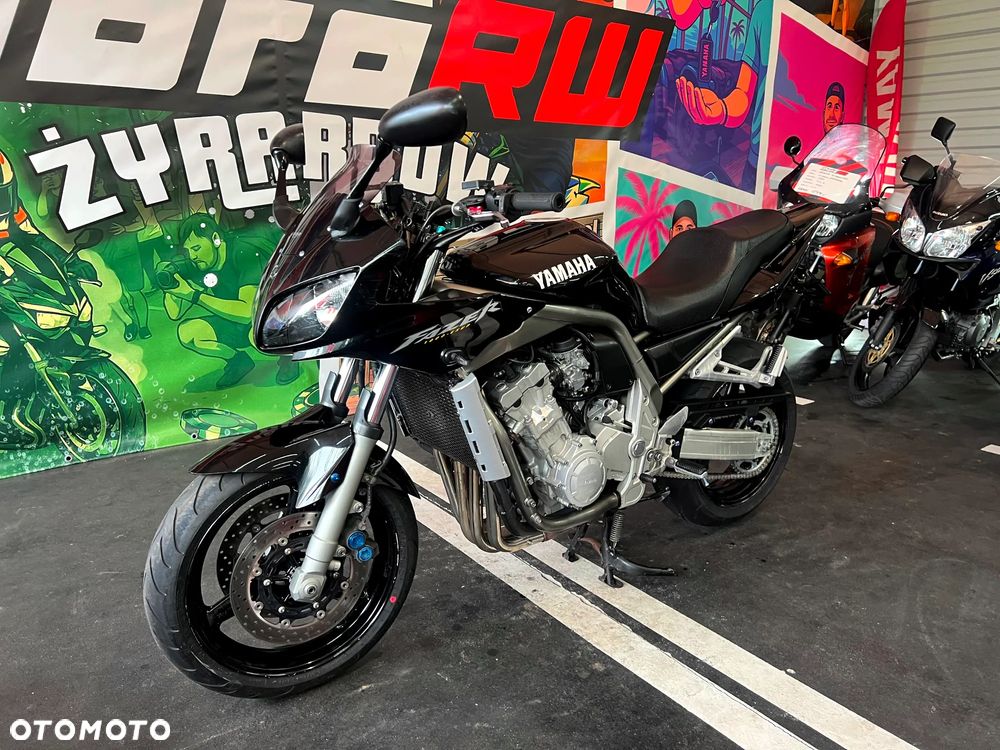 Yamaha FZS - 17