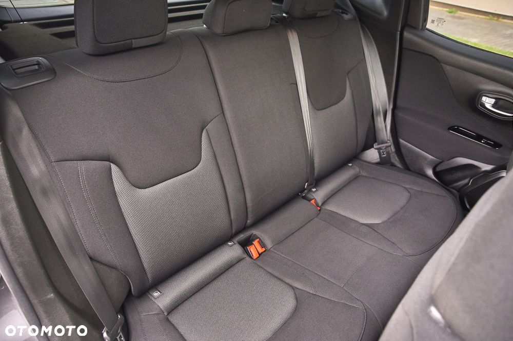 Jeep Renegade 1.3 GSE T4 Turbo Longitude FWD S&S - 32