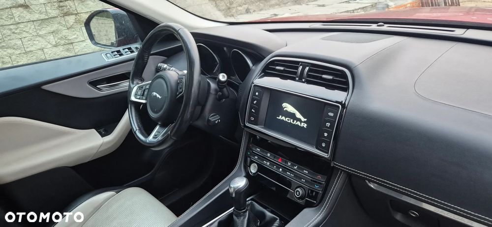 Jaguar F-Pace 20d AWD R-Sport - 31