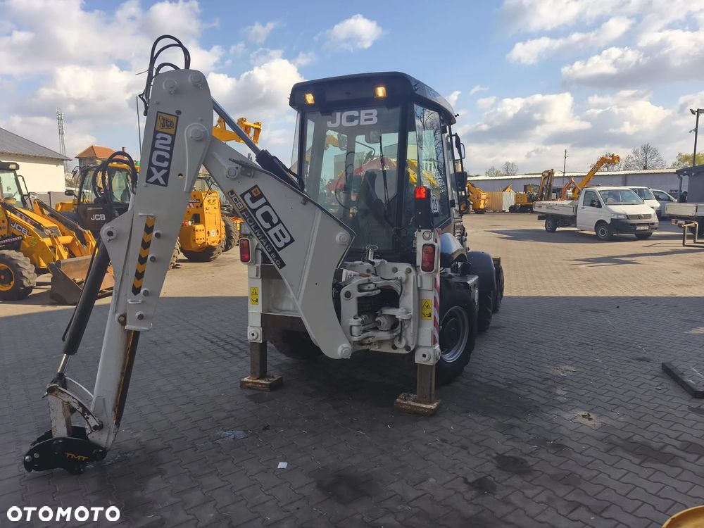 JCB 2CX - 6
