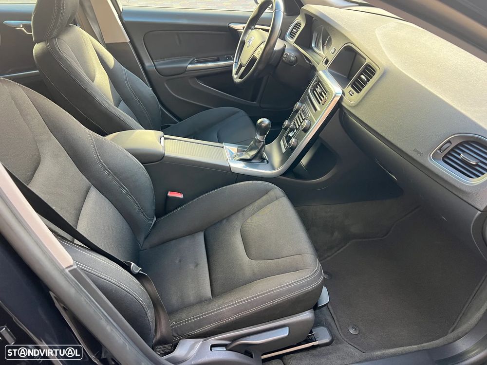 Volvo V60 D2 Edition Pro - 13