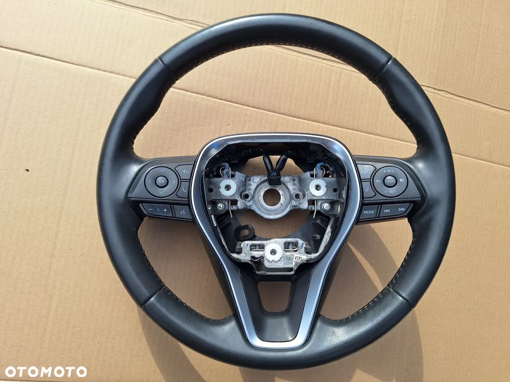 KIEROWNICA TOYOTA COROLLA E21 - 3