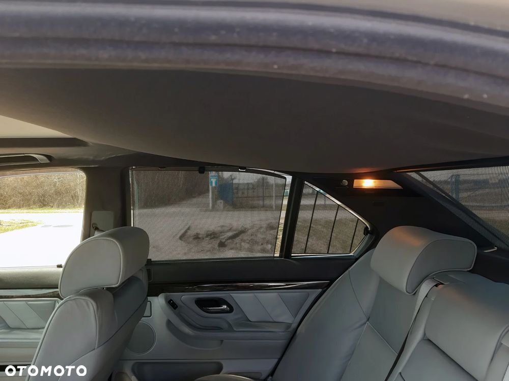 BMW Seria 7 740i - 19