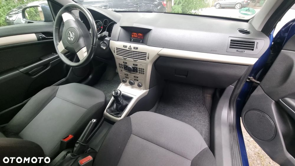 Opel Astra 1.4 GL - 12