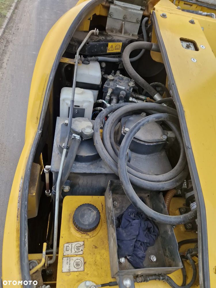 Komatsu PW118MR-8 - 9