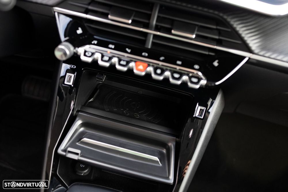Peugeot e-2008 Allure - 34