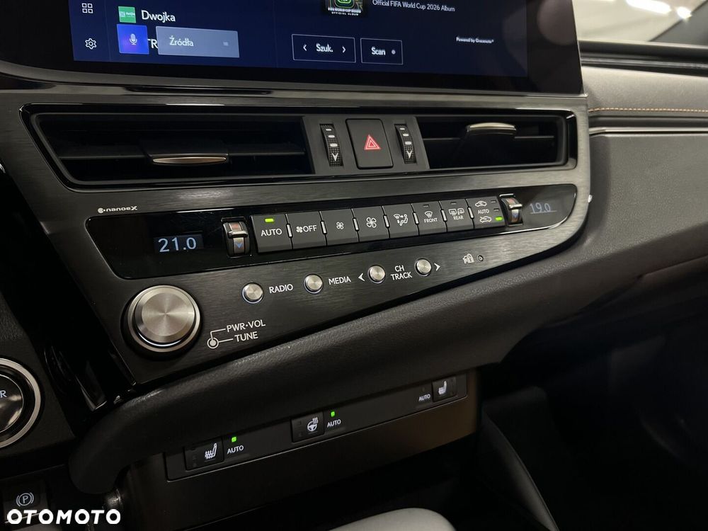 Lexus ES 300h Business Edition - 25