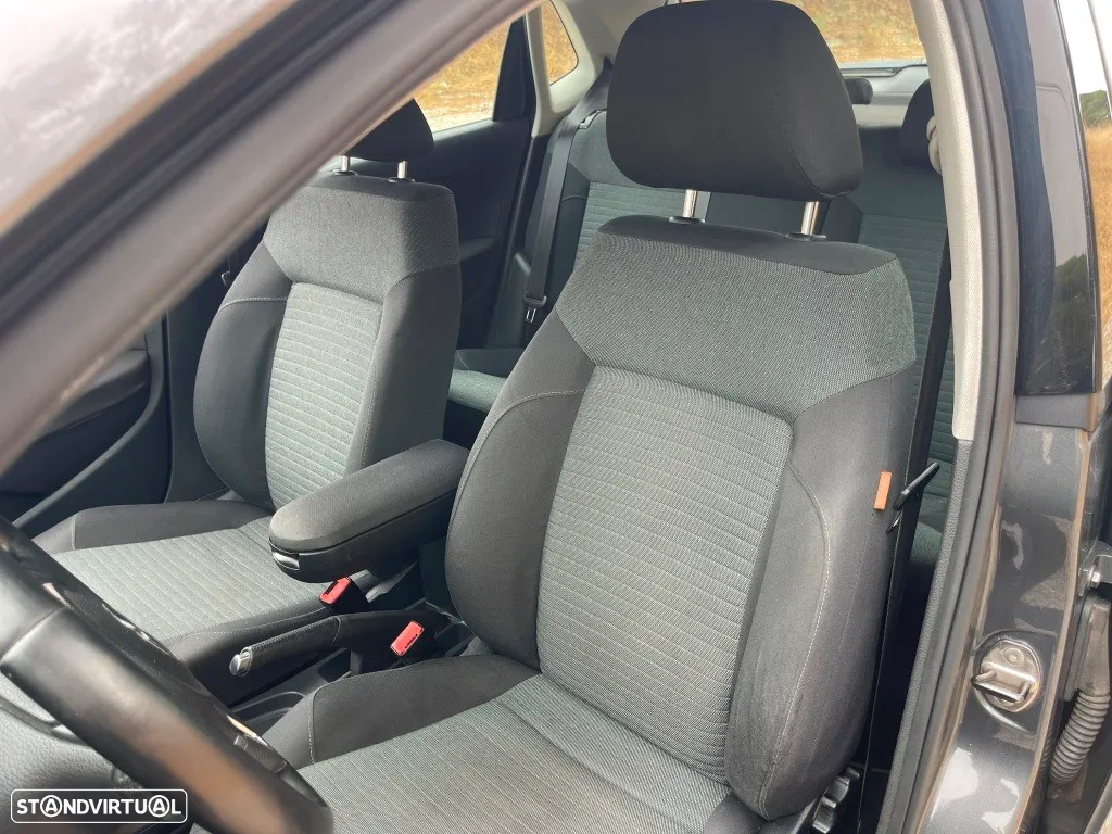 VW Polo 1.6 TDI Confortline BlueMotion - 24