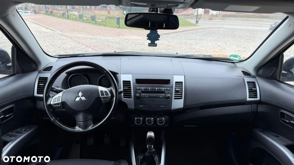 Mitsubishi Outlander - 29