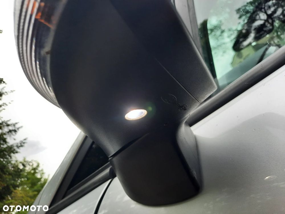 Ford Fiesta 1.0 EcoBoost S&S TITANIUM - 27
