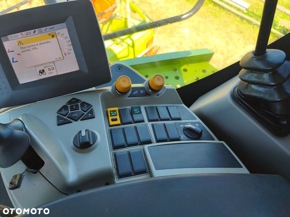 Claas Tucano 832 - 35