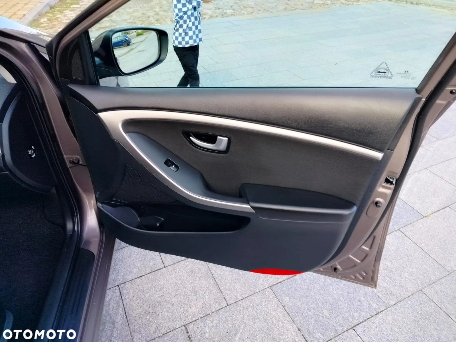 Hyundai i30 blue 1.6 CRDi Trend - 24