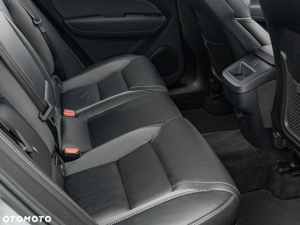 Volvo XC 60 B4 B Plus Dark - 30