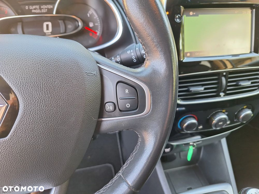 Renault Clio 1.2 16V 75 LIMITED - 19