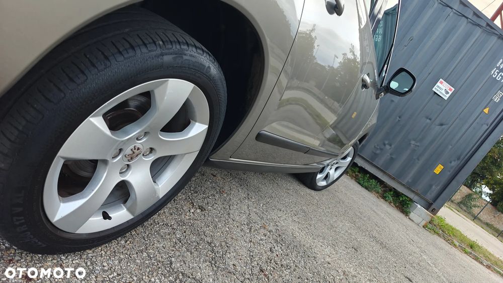 Peugeot 3008 1.6 Active - 25