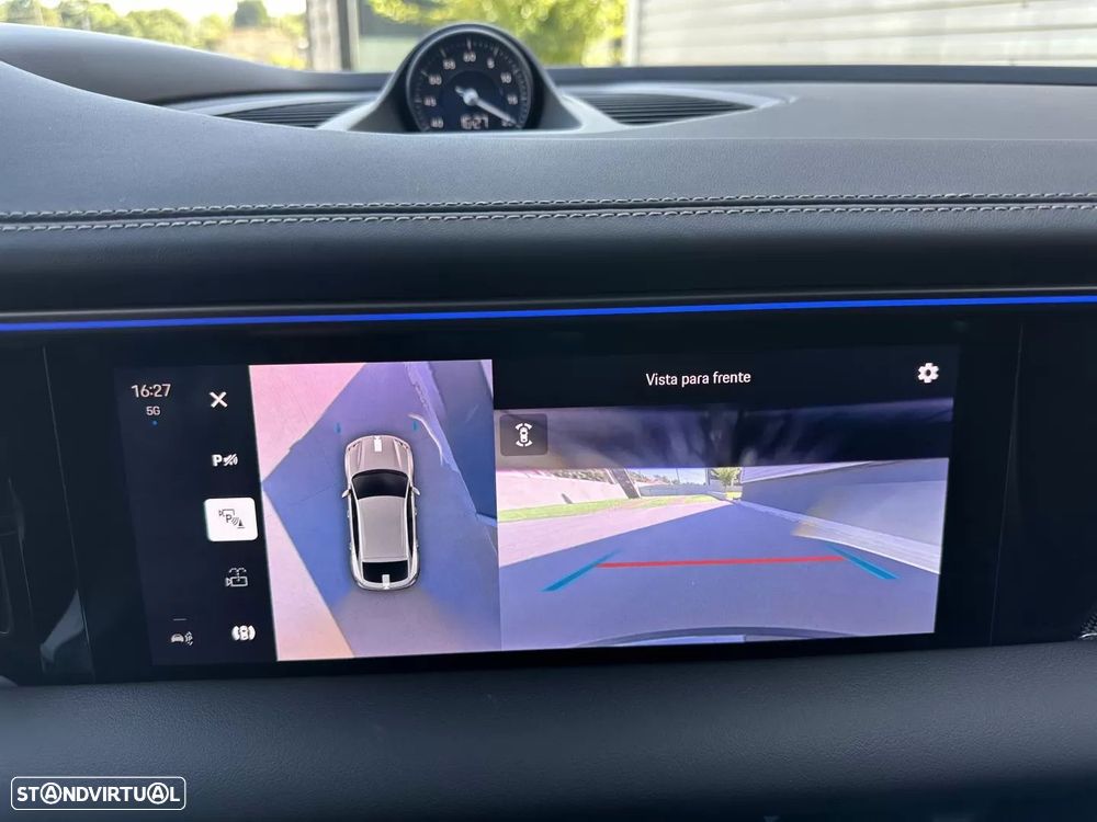 Porsche Macan Electric Turbo - 43