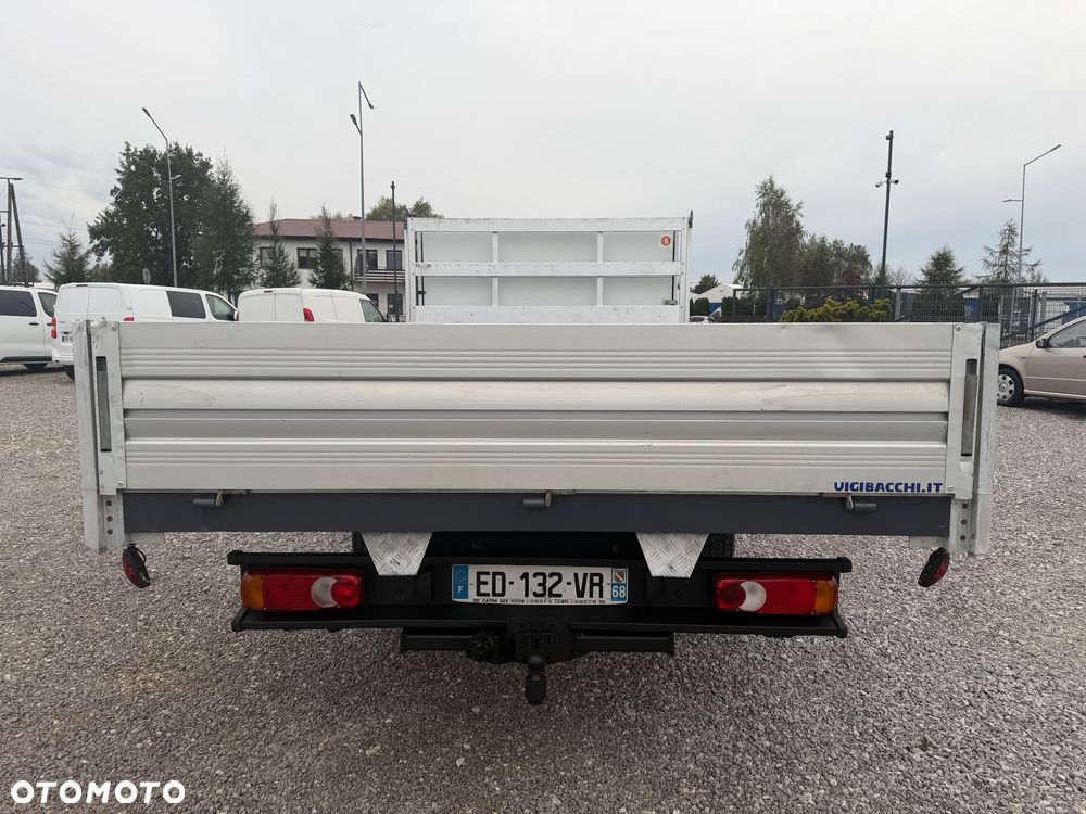 Renault Maxity - 6