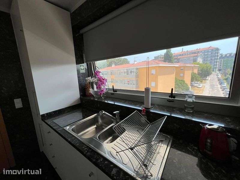 Bonfim Porto | T2 duplex w/ balcony & garage - Grande imagem: 4/12