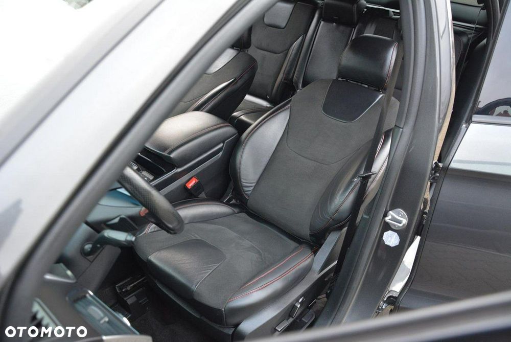 Ford Edge 2.0 EcoBlue Bi-Turbo 4x4 ST-LINE - 23