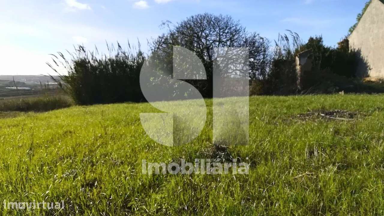 Ruina com grande área de terreno - Grande imagem: 4/25