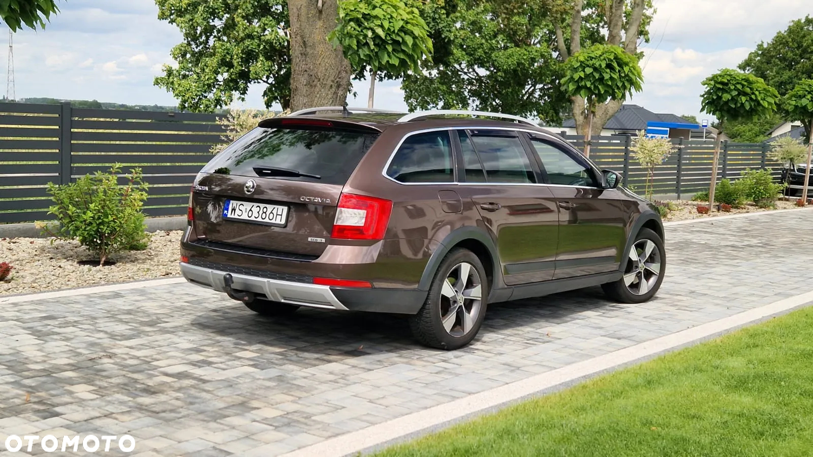 Skoda Octavia Scout 2.0 TDI 4x4 DSG - 8