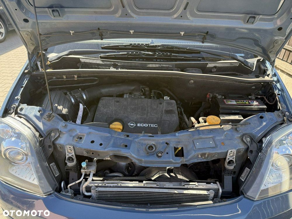 Opel Meriva 1.8 16V Cosmo Easytronic - 8