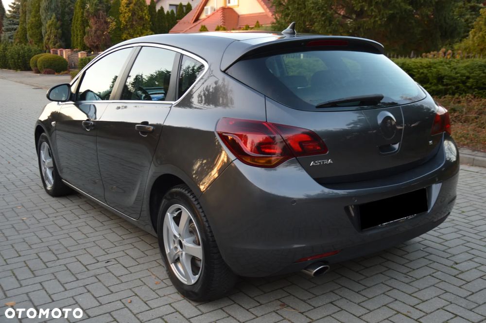 Opel Astra 1.6 Turbo Cosmo - 7