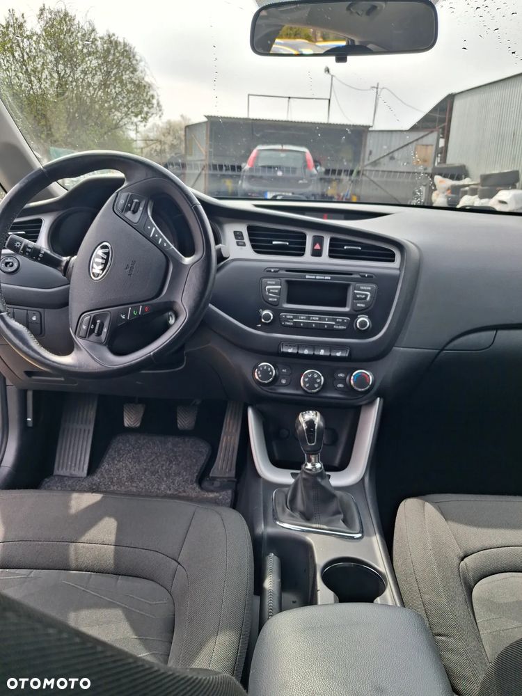 Kia Ceed - 13