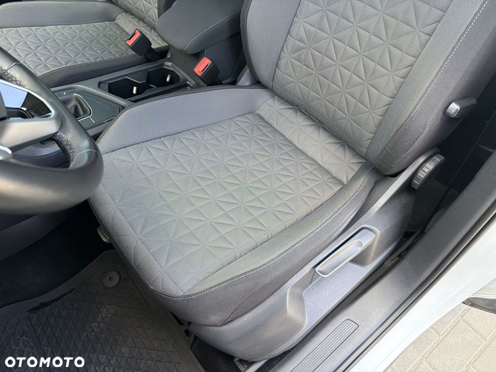 Volkswagen Tiguan - 12