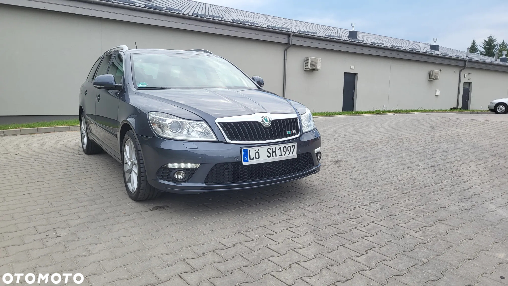 Skoda Octavia Combi 2.0 TDI CR DPF RS - 10