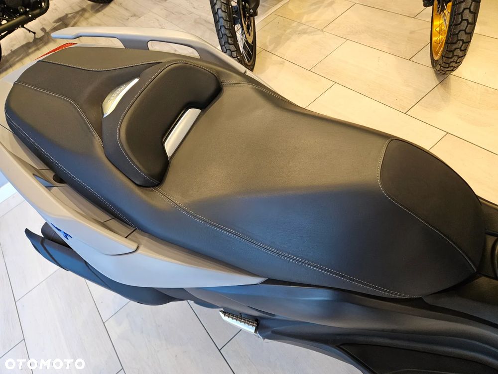 Yamaha X-max - 20