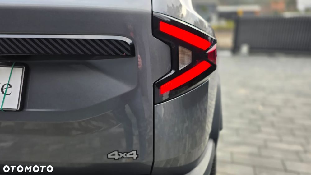 Dacia Bigster 1.2 TCe mHEV Extreme 4x4 - 8