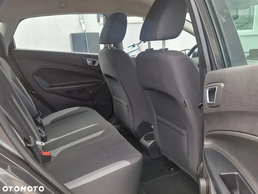 Ford Fiesta 1.5 TDCi Titanium - 10