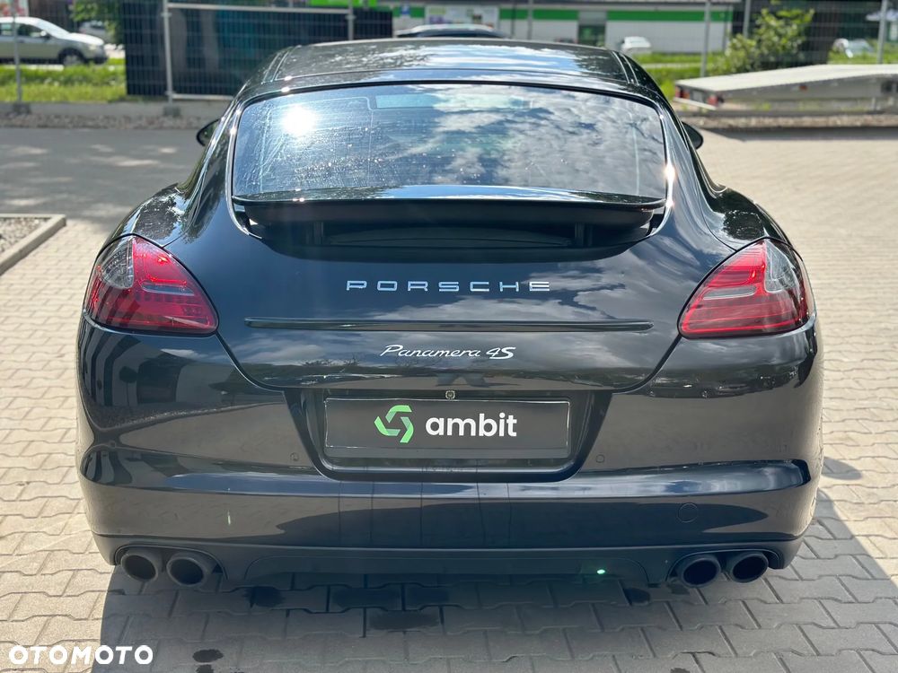Porsche Panamera 4S - 7