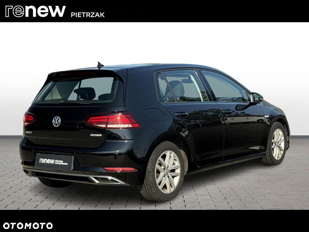 Volkswagen Golf - 5