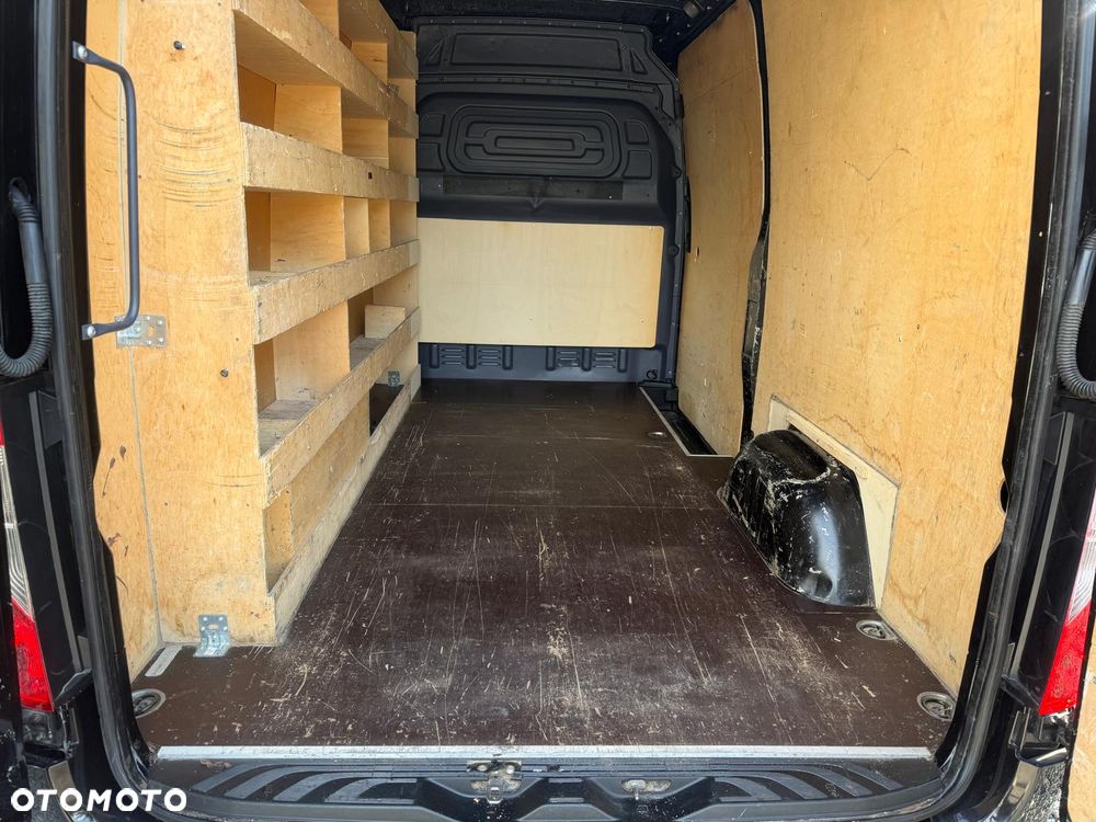 Mercedes-Benz Sprinter - 14