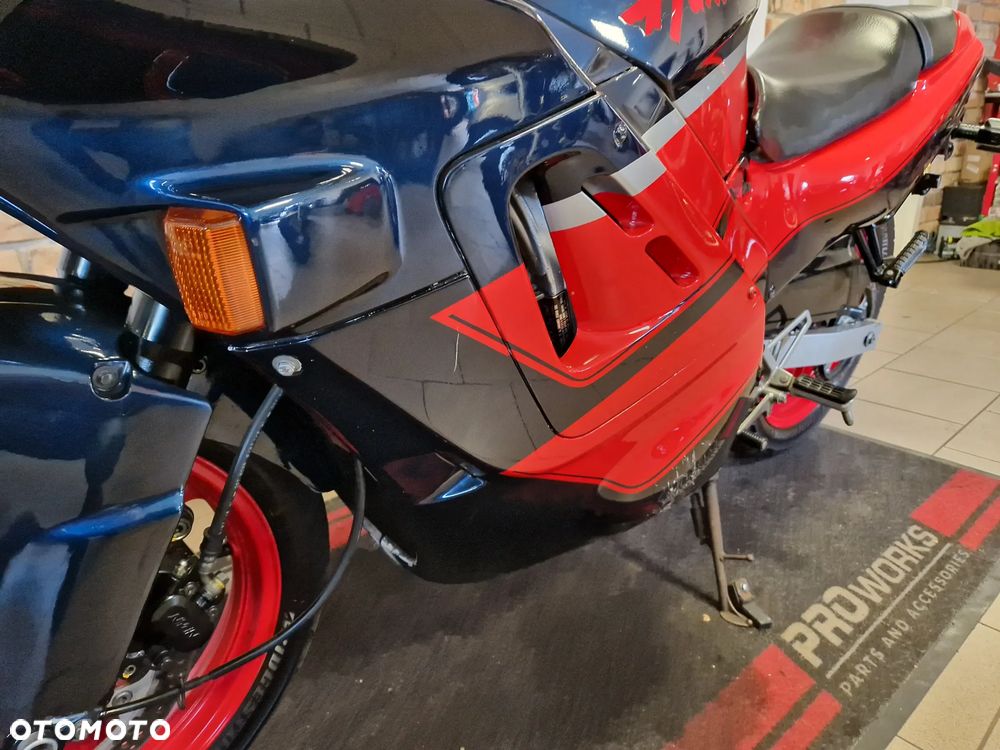 Honda CBR - 35