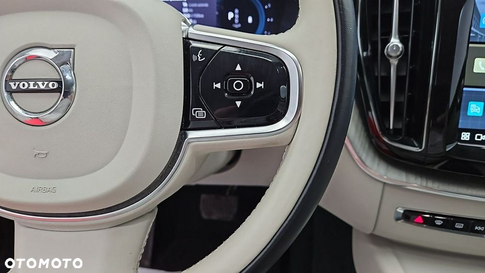 Volvo XC 60 B5 B AWD Plus Bright - 15