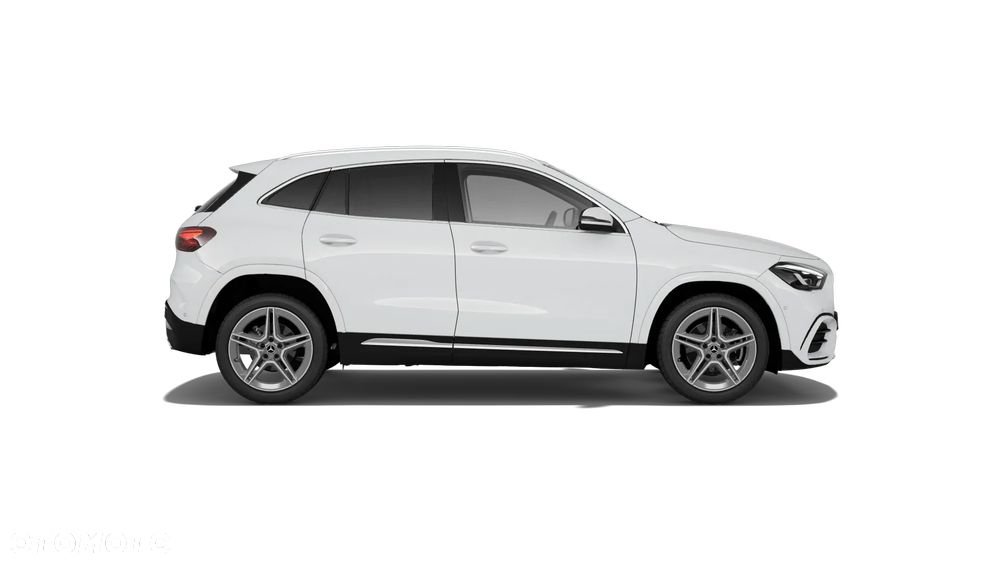 Mercedes-Benz GLA - 8