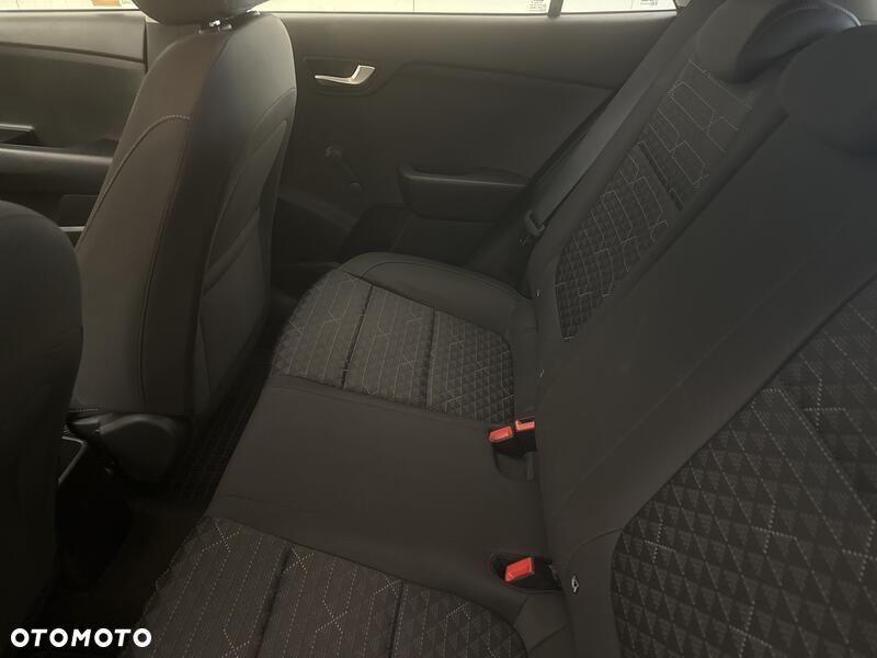 Kia Rio 1.2 M - 19