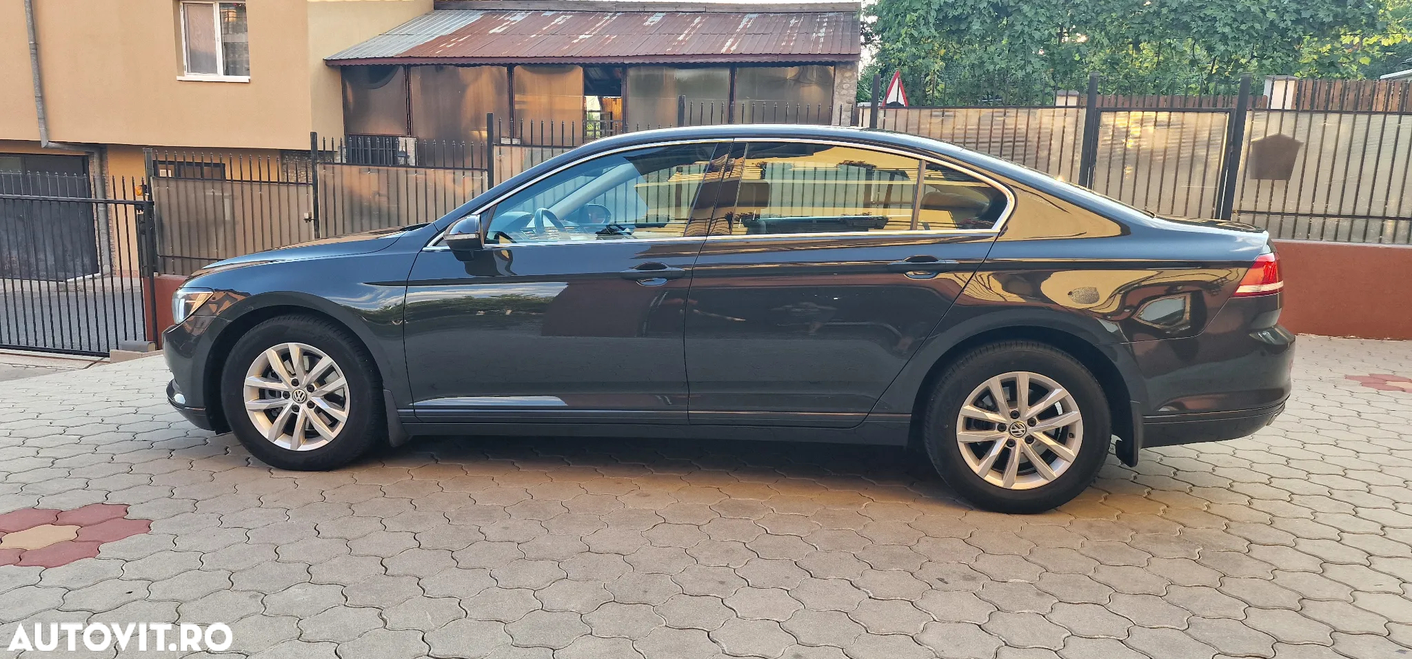 Volkswagen Passat 2.0 TDI Comfortline - 6