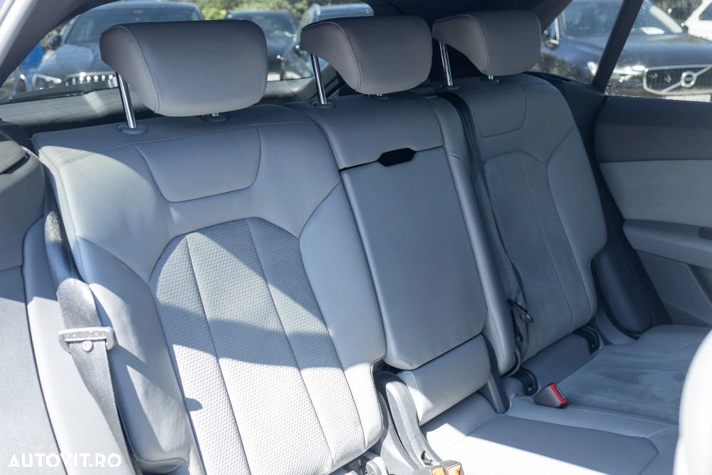 Audi Q8 3.0 55 TFSI quattro Tiptronic MHEV - 19