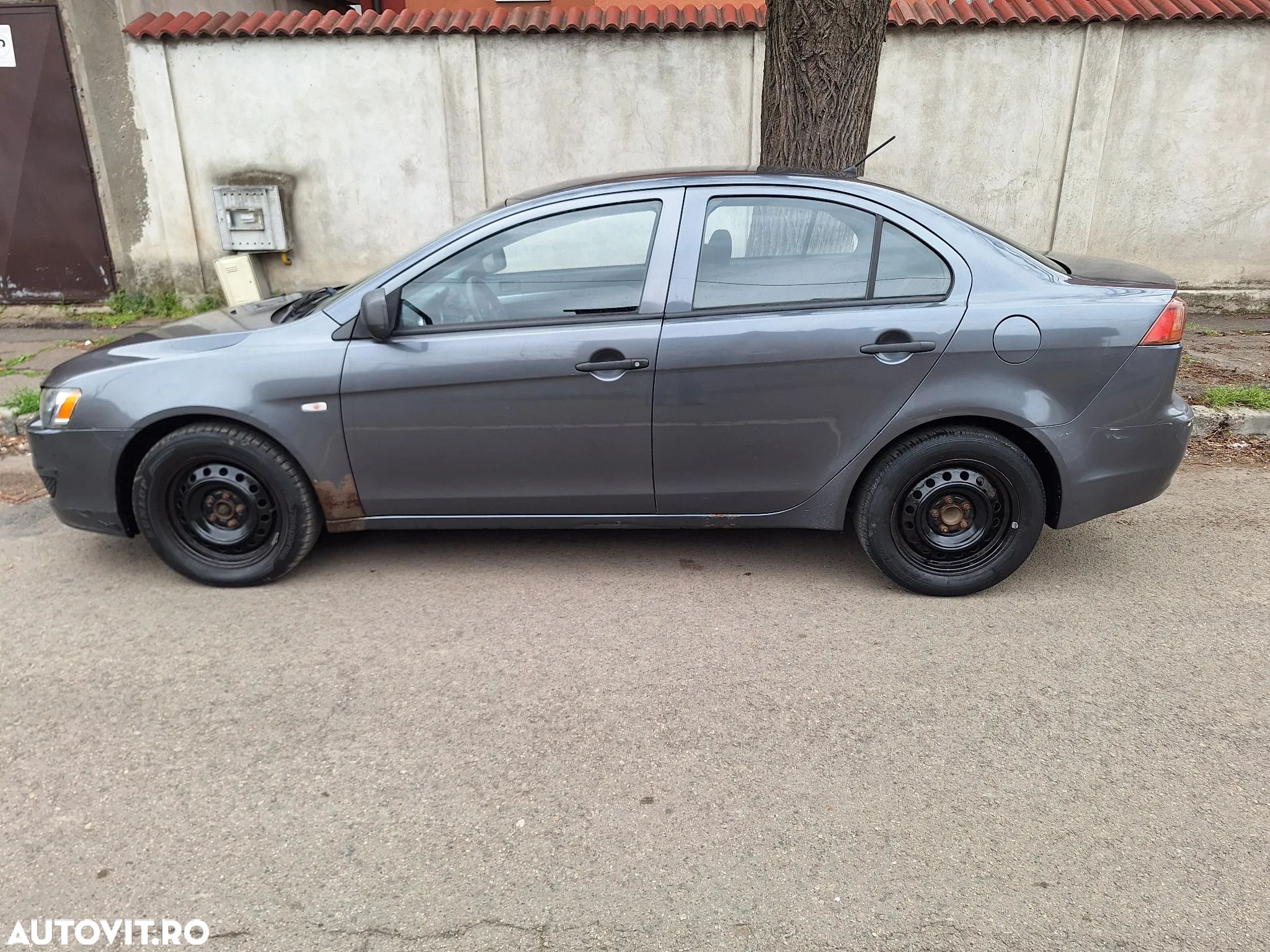 Mitsubishi Lancer - 1